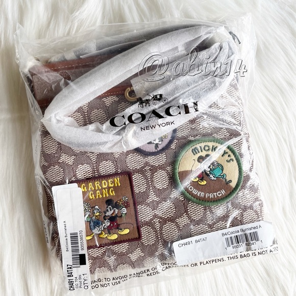NWT Disney Coach Kitt Messenger Crossbody in Signature Textile Jacquard - Picture 4 of 5
